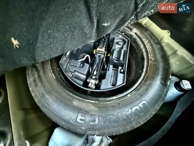 Черный Пежо 308, объемом двигателя 1.6 л и пробегом 166 тыс. км за 5400 $, фото 65 на Automoto.ua