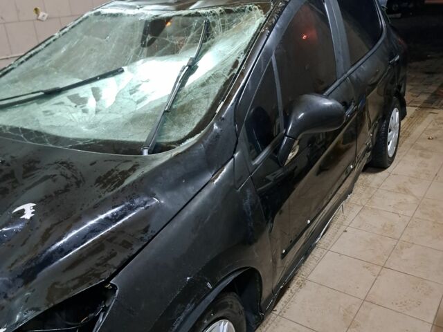 Черный Пежо 308, объемом двигателя 0 л и пробегом 230 тыс. км за 1350 $, фото 4 на Automoto.ua