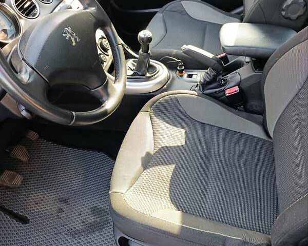 Черный Пежо 308, объемом двигателя 1.6 л и пробегом 185 тыс. км за 4900 $, фото 25 на Automoto.ua