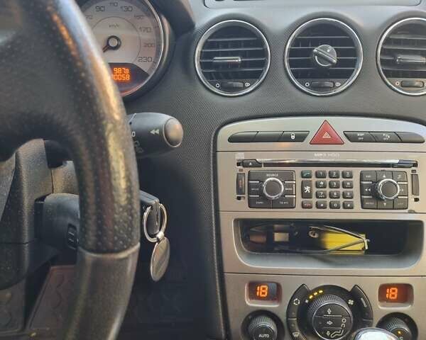 Чорний Пежо 308, об'ємом двигуна 2 л та пробігом 180 тис. км за 6500 $, фото 3 на Automoto.ua