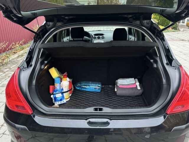 Черный Пежо 308, объемом двигателя 1.6 л и пробегом 157 тыс. км за 5200 $, фото 16 на Automoto.ua