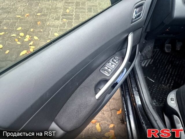 Чорний Пежо 308, об'ємом двигуна 1.6 л та пробігом 270 тис. км за 4900 $, фото 7 на Automoto.ua