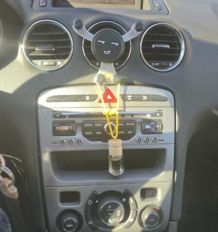 Чорний Пежо 308, об'ємом двигуна 1.6 л та пробігом 225 тис. км за 4600 $, фото 1 на Automoto.ua