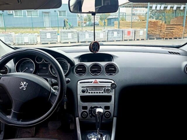 Чорний Пежо 308, об'ємом двигуна 1.6 л та пробігом 216 тис. км за 6000 $, фото 6 на Automoto.ua
