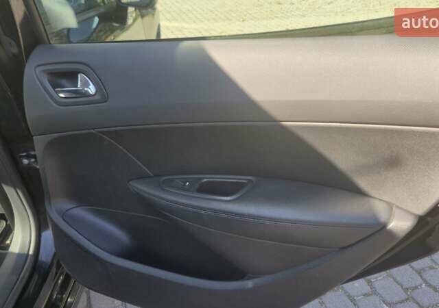 Чорний Пежо 308, об'ємом двигуна 1.6 л та пробігом 225 тис. км за 4600 $, фото 2 на Automoto.ua