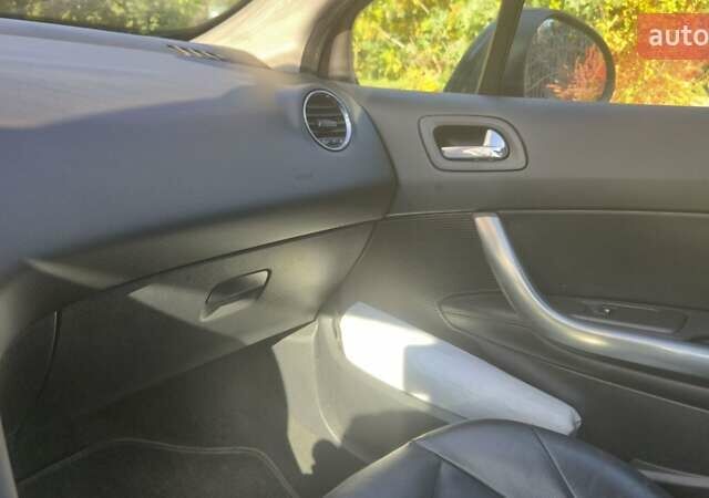 Чорний Пежо 308, об'ємом двигуна 1.6 л та пробігом 225 тис. км за 4600 $, фото 7 на Automoto.ua