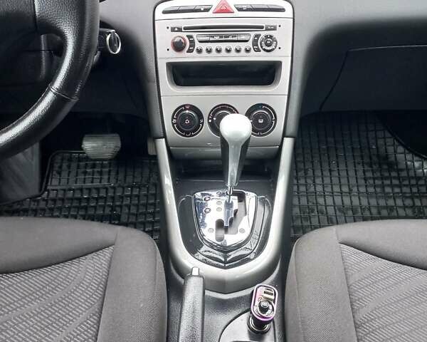 Черный Пежо 308, объемом двигателя 1.6 л и пробегом 172 тыс. км за 7000 $, фото 13 на Automoto.ua