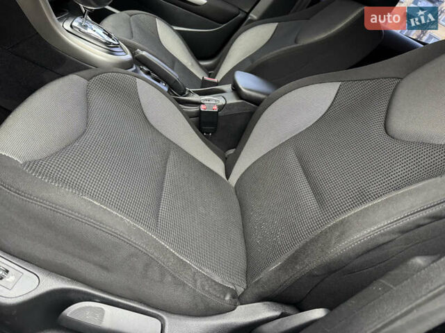 Чорний Пежо 308, об'ємом двигуна 1.6 л та пробігом 160 тис. км за 7300 $, фото 15 на Automoto.ua