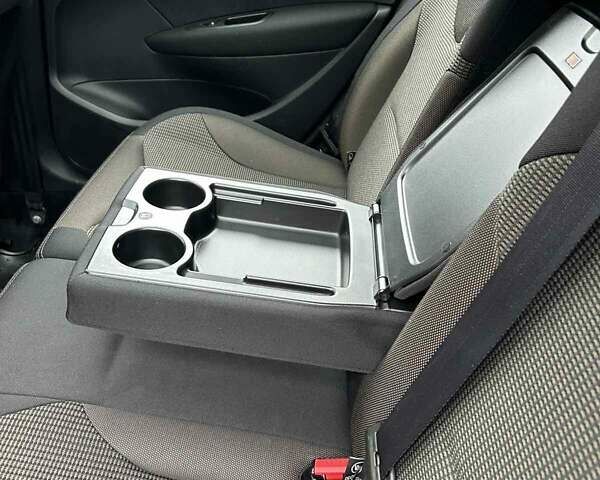 Пежо 308 2013 в Ровно на Automoto.ua Черный Пежо 308, объемом двигателя 1.6 л и пробегом 145 тыс. км за 7400 $, фото 35 на Automoto.ua