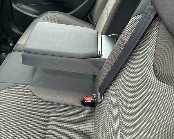 Черный Пежо 308, объемом двигателя 1.6 л и пробегом 145 тыс. км за 7400 $, фото 38 на Automoto.ua