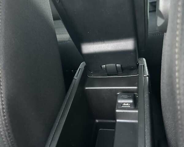 Черный Пежо 308, объемом двигателя 1.6 л и пробегом 145 тыс. км за 7400 $, фото 41 на Automoto.ua