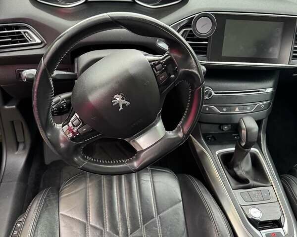 Черный Пежо 308, объемом двигателя 2 л и пробегом 233 тыс. км за 11500 $, фото 4 на Automoto.ua