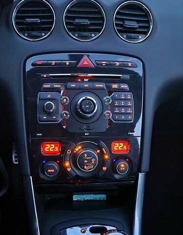 Черный Пежо 308, объемом двигателя 1.6 л и пробегом 39 тыс. км за 15500 $, фото 6 на Automoto.ua