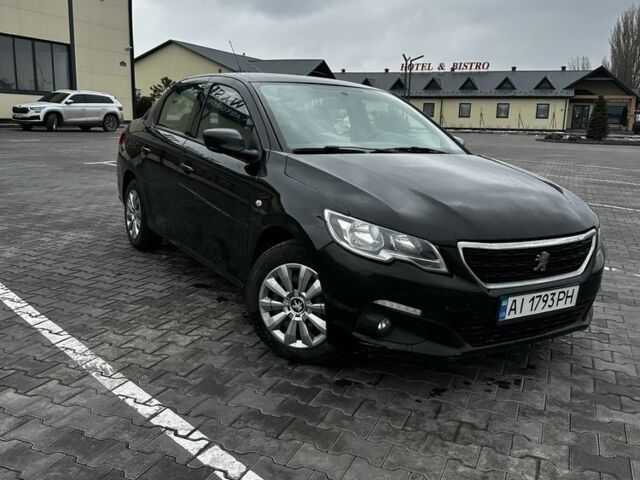 Черный Пежо 308, объемом двигателя 1.2 л и пробегом 149 тыс. км за 6900 $, фото 3 на Automoto.ua