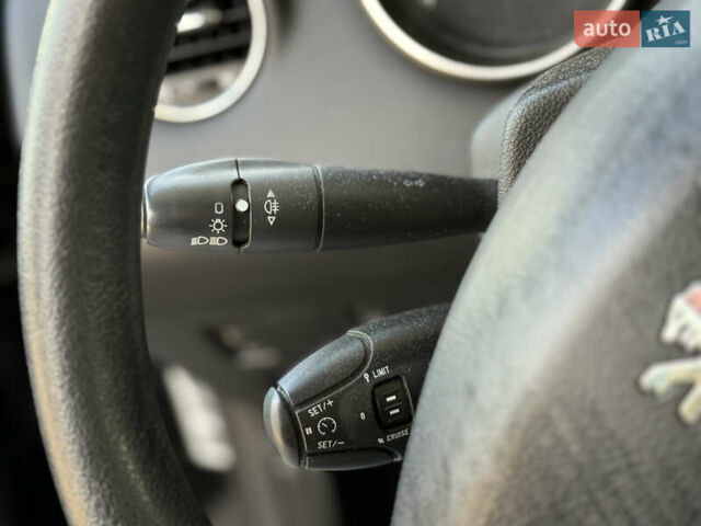 Черный Пежо 308, объемом двигателя 1.6 л и пробегом 248 тыс. км за 5350 $, фото 32 на Automoto.ua