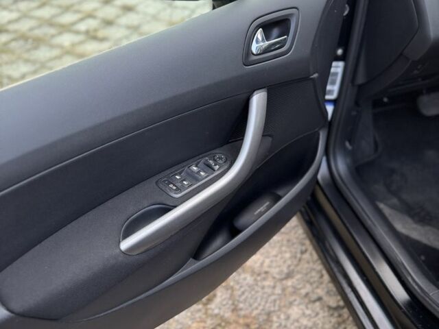 Черный Пежо 308, объемом двигателя 1.6 л и пробегом 152 тыс. км за 6200 $, фото 6 на Automoto.ua