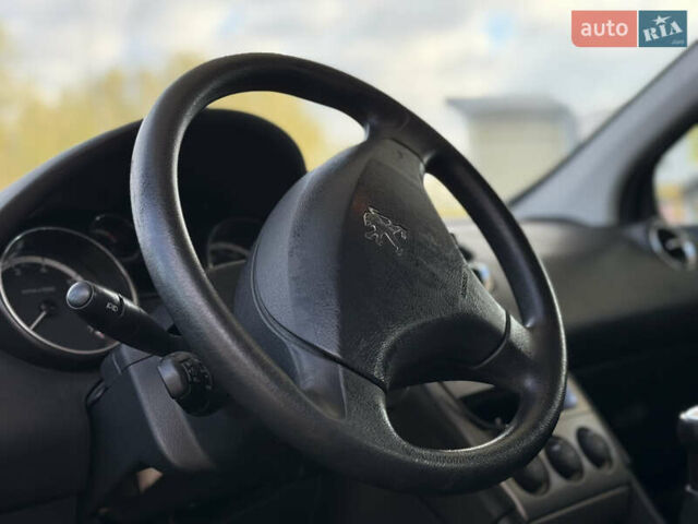 Черный Пежо 308, объемом двигателя 1.6 л и пробегом 248 тыс. км за 5350 $, фото 31 на Automoto.ua