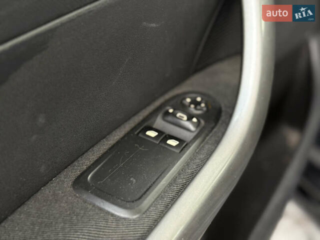 Черный Пежо 308, объемом двигателя 1.6 л и пробегом 248 тыс. км за 5350 $, фото 39 на Automoto.ua