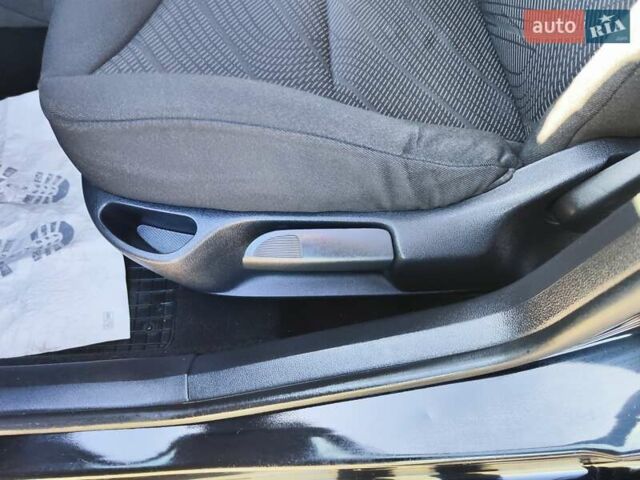 Пежо 308 2009 в Львове на Automoto.ua Черный Пежо 308, объемом двигателя 1.6 л и пробегом 240 тыс. км за 5250 $, фото 14 на Automoto.ua