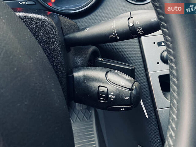 Чорний Пежо 308, об'ємом двигуна 1.6 л та пробігом 264 тис. км за 5250 $, фото 30 на Automoto.ua