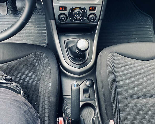 Чорний Пежо 308, об'ємом двигуна 1.6 л та пробігом 264 тис. км за 5250 $, фото 32 на Automoto.ua