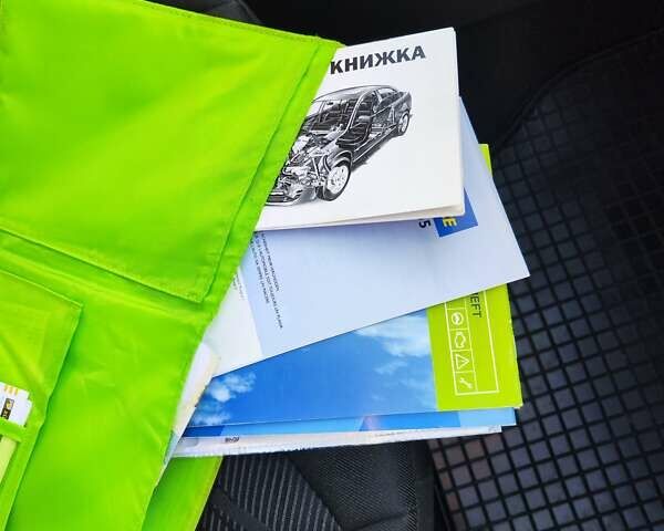 Пежо 308 2009 в Львове на Automoto.ua Черный Пежо 308, объемом двигателя 1.6 л и пробегом 240 тыс. км за 5250 $, фото 7 на Automoto.ua