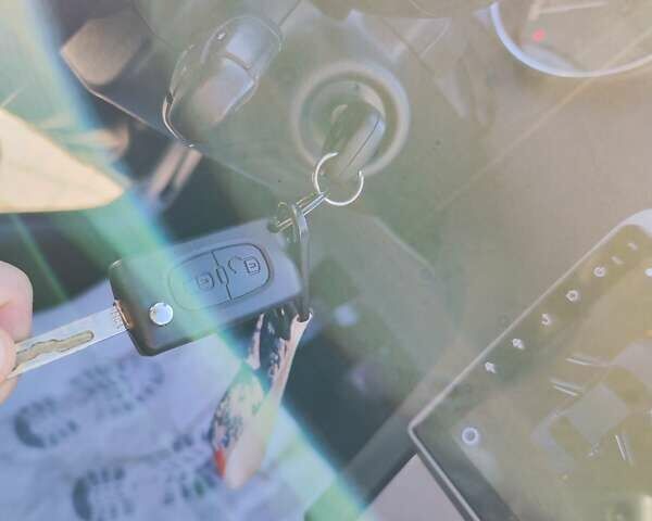 Пежо 308 2009 в Львове на Automoto.ua Черный Пежо 308, объемом двигателя 1.6 л и пробегом 240 тыс. км за 5250 $, фото 18 на Automoto.ua