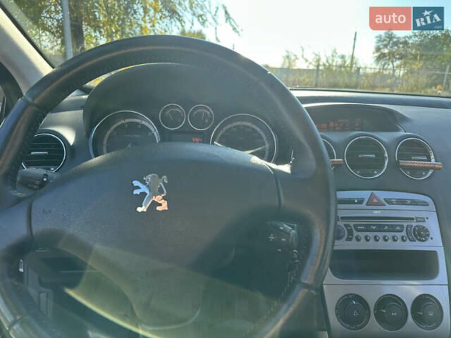 Чорний Пежо 308, об'ємом двигуна 1.6 л та пробігом 236 тис. км за 5800 $, фото 7 на Automoto.ua