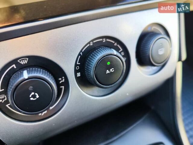 Пежо 308 2009 в Львове на Automoto.ua Черный Пежо 308, объемом двигателя 1.6 л и пробегом 240 тыс. км за 5250 $, фото 23 на Automoto.ua