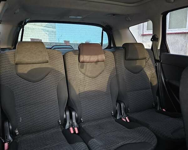 Черный Пежо 308, объемом двигателя 1.6 л и пробегом 275 тыс. км за 5199 $, фото 24 на Automoto.ua