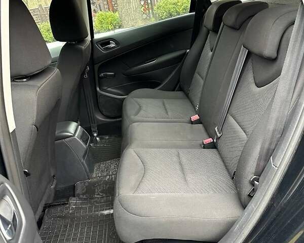 Черный Пежо 308, объемом двигателя 1.56 л и пробегом 212 тыс. км за 5300 $, фото 7 на Automoto.ua