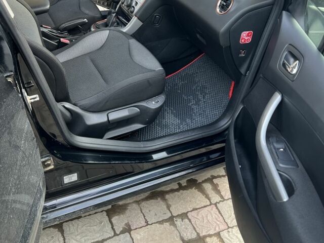 Чорний Пежо 308, об'ємом двигуна 1.6 л та пробігом 168 тис. км за 5800 $, фото 5 на Automoto.ua