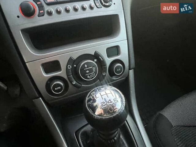 Чорний Пежо 308, об'ємом двигуна 1.6 л та пробігом 270 тис. км за 6199 $, фото 52 на Automoto.ua