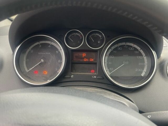 Черный Пежо 308, объемом двигателя 1.6 л и пробегом 260 тыс. км за 3600 $, фото 5 на Automoto.ua