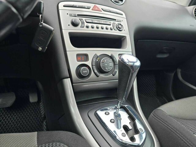 Черный Пежо 308, объемом двигателя 1.6 л и пробегом 161 тыс. км за 6499 $, фото 21 на Automoto.ua