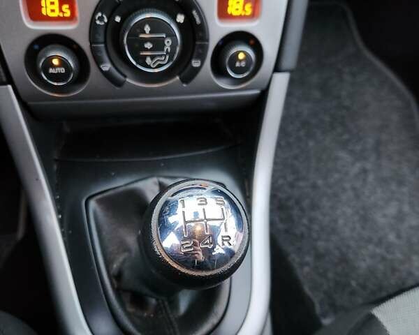 Черный Пежо 308, объемом двигателя 1.6 л и пробегом 173 тыс. км за 5600 $, фото 20 на Automoto.ua