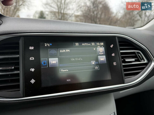 Чорний Пежо 308, об'ємом двигуна 2 л та пробігом 211 тис. км за 11900 $, фото 50 на Automoto.ua