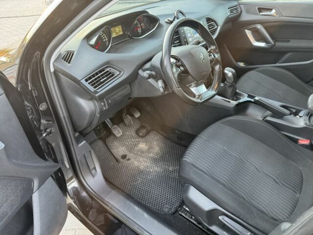 Черный Пежо 308, объемом двигателя 1.56 л и пробегом 286 тыс. км за 9500 $, фото 7 на Automoto.ua