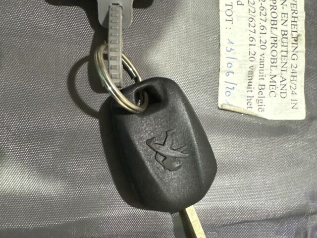 Черный Пежо 308, объемом двигателя 1.56 л и пробегом 286 тыс. км за 9500 $, фото 17 на Automoto.ua