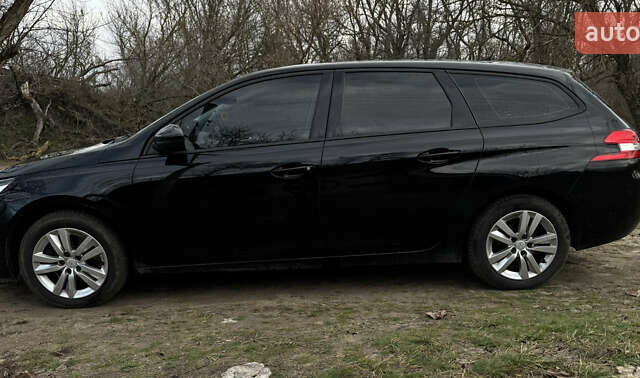 Чорний Пежо 308, об'ємом двигуна 2 л та пробігом 257 тис. км за 11199 $, фото 6 на Automoto.ua