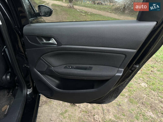 Чорний Пежо 308, об'ємом двигуна 2 л та пробігом 257 тис. км за 11199 $, фото 16 на Automoto.ua