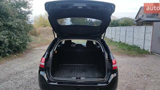 Черный Пежо 308, объемом двигателя 1.56 л и пробегом 260 тыс. км за 7800 $, фото 11 на Automoto.ua