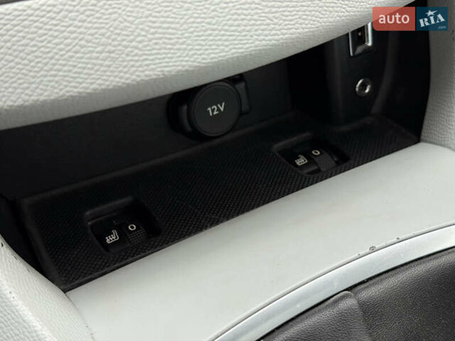 Черный Пежо 308, объемом двигателя 2 л и пробегом 211 тыс. км за 11999 $, фото 31 на Automoto.ua