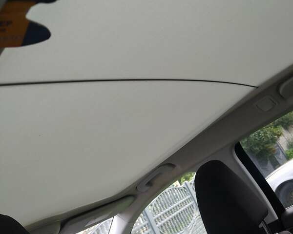 Черный Пежо 308, объемом двигателя 1.56 л и пробегом 320 тыс. км за 8500 $, фото 6 на Automoto.ua