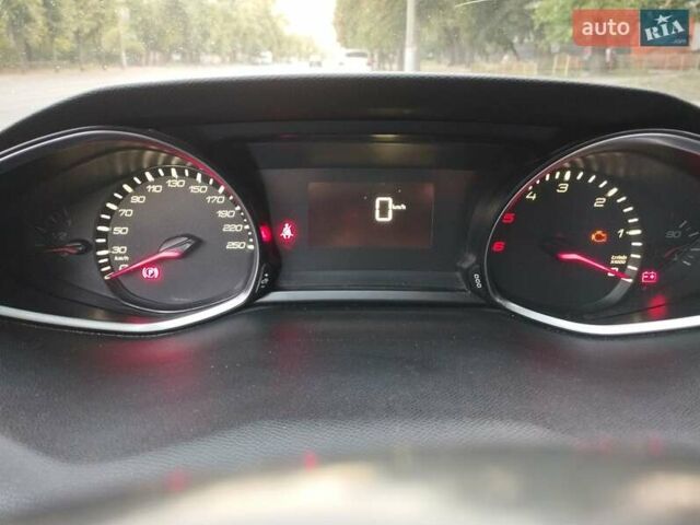 Черный Пежо 308, объемом двигателя 1.56 л и пробегом 205 тыс. км за 8800 $, фото 9 на Automoto.ua