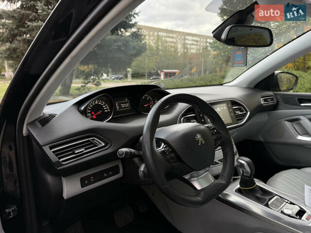 Черный Пежо 308, объемом двигателя 2 л и пробегом 211 тыс. км за 11999 $, фото 22 на Automoto.ua