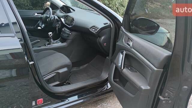 Пежо 308 2014 в Ахтырке на Automoto.ua Черный Пежо 308, объемом двигателя 1.56 л и пробегом 260 тыс. км за 7900 $, фото 14 на Automoto.ua