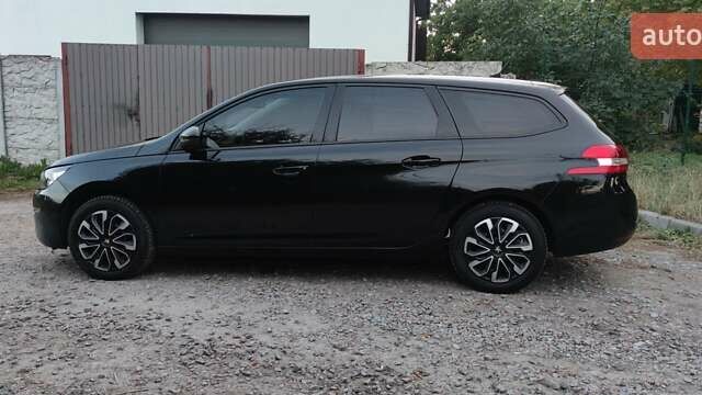 Черный Пежо 308, объемом двигателя 1.56 л и пробегом 260 тыс. км за 7800 $, фото 4 на Automoto.ua