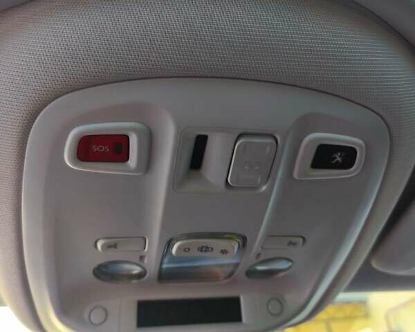 Черный Пежо 308, объемом двигателя 1.56 л и пробегом 221 тыс. км за 9500 $, фото 27 на Automoto.ua