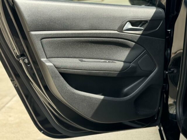 Черный Пежо 308, объемом двигателя 1.6 л и пробегом 255 тыс. км за 8590 $, фото 20 на Automoto.ua